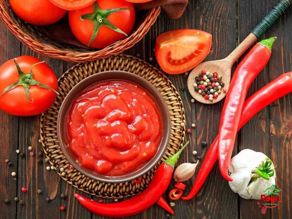 Tomato sauce or paste in chili + buy